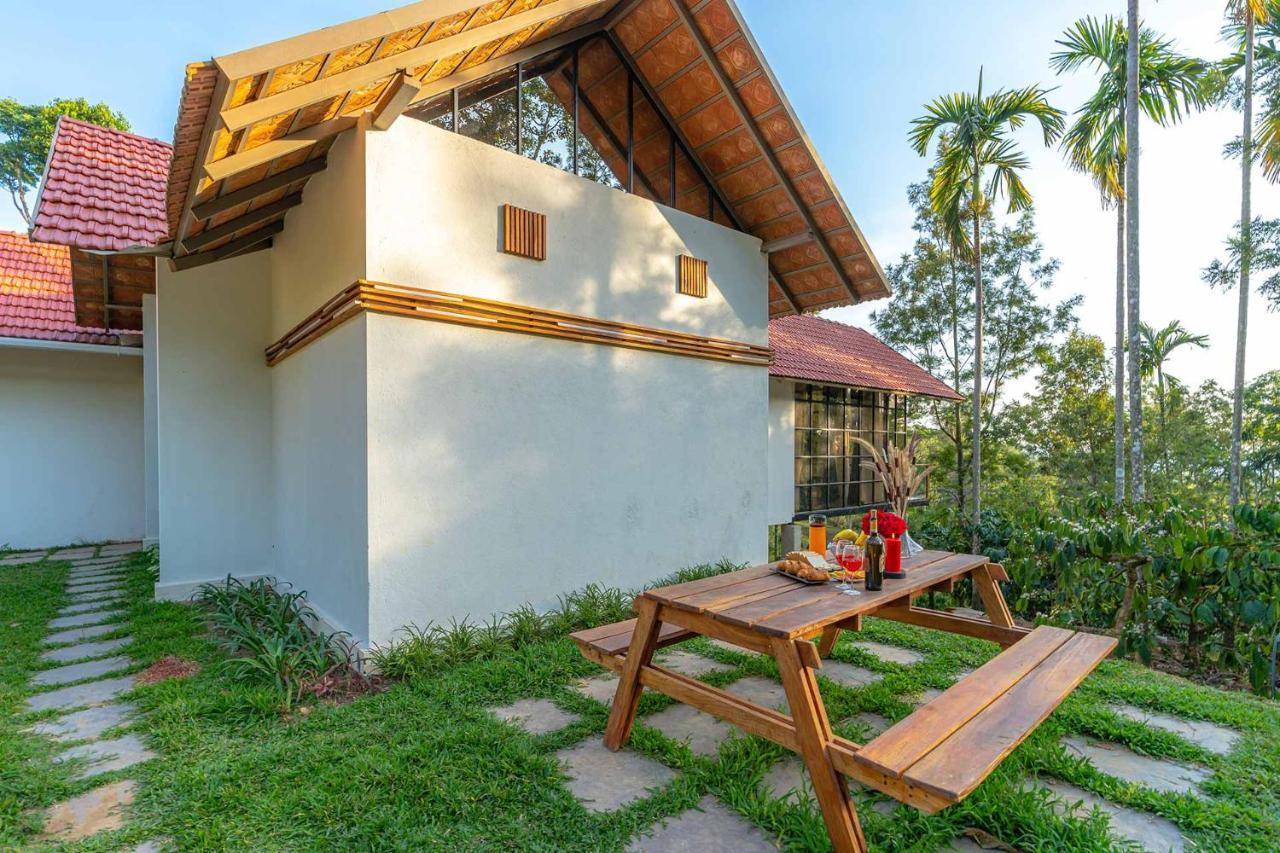 Stayvista At Cicada Chikmagalur 2Bhk Breakfast Included With Amazing View Zewnętrze zdjęcie